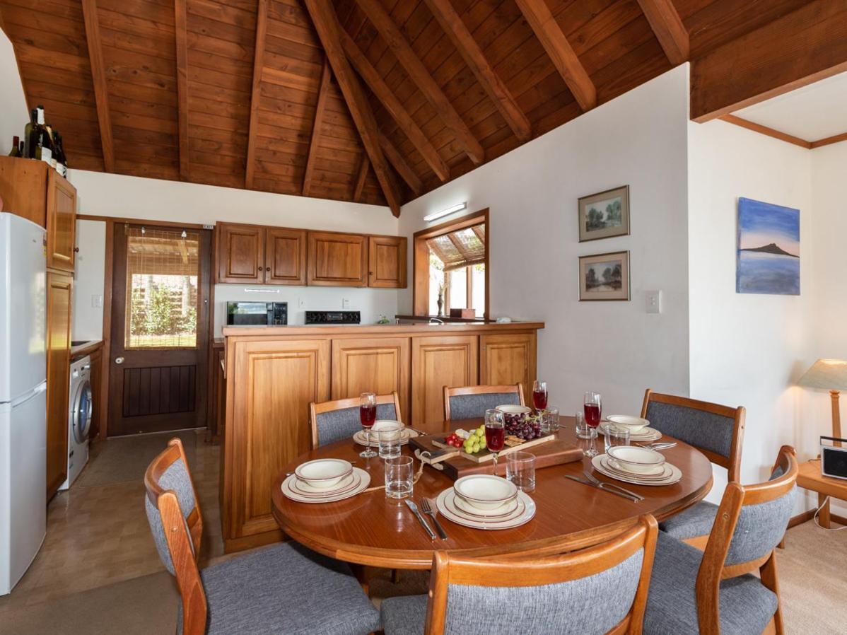 Te Maiki Escape - Russell Holiday Home Bagian luar foto