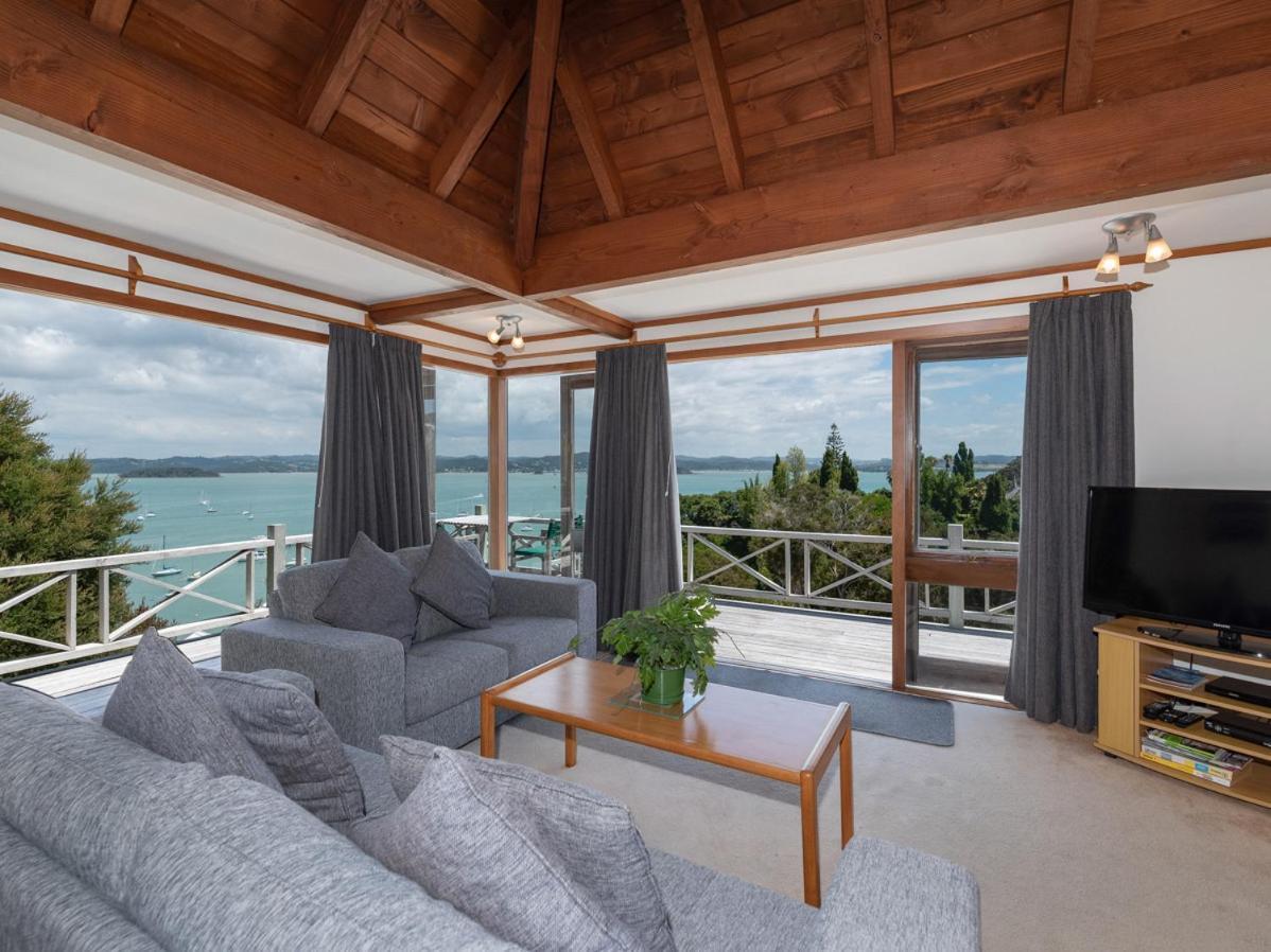 Te Maiki Escape - Russell Holiday Home Bagian luar foto