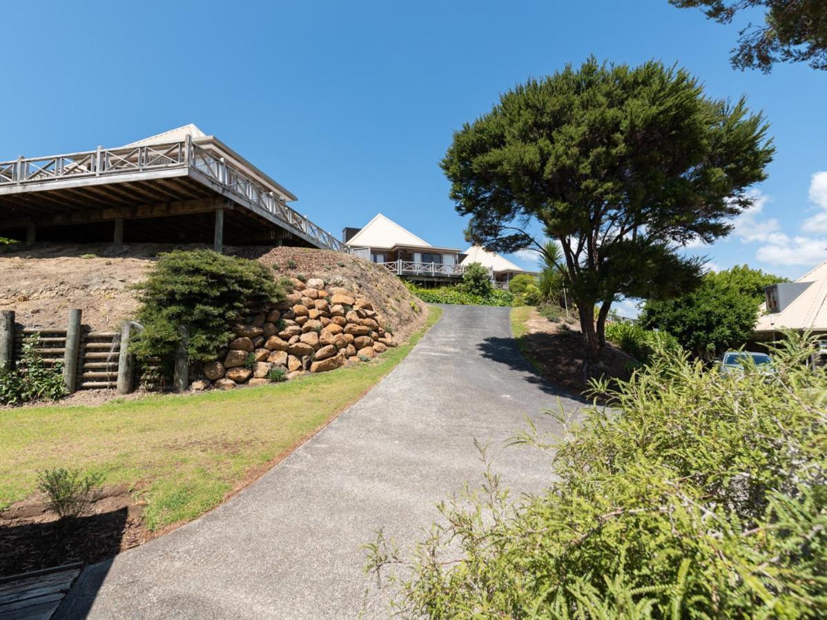 Te Maiki Escape - Russell Holiday Home Bagian luar foto